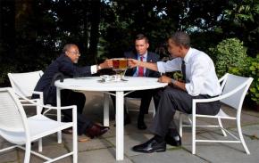 Barack Obama, Henry Louis Gates and James Crowley come together for beers at the White House