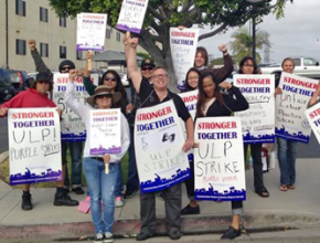 Purple Communications strikers on the picket line