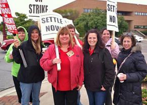 Reynoldsburg teachers hit the picket lines