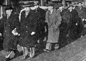 Minneapolis unionists and leaders of the Socialist Workers Party headed to prison